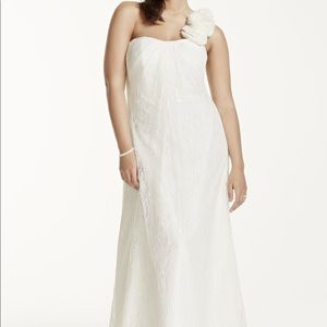 Plus size wedding dress
